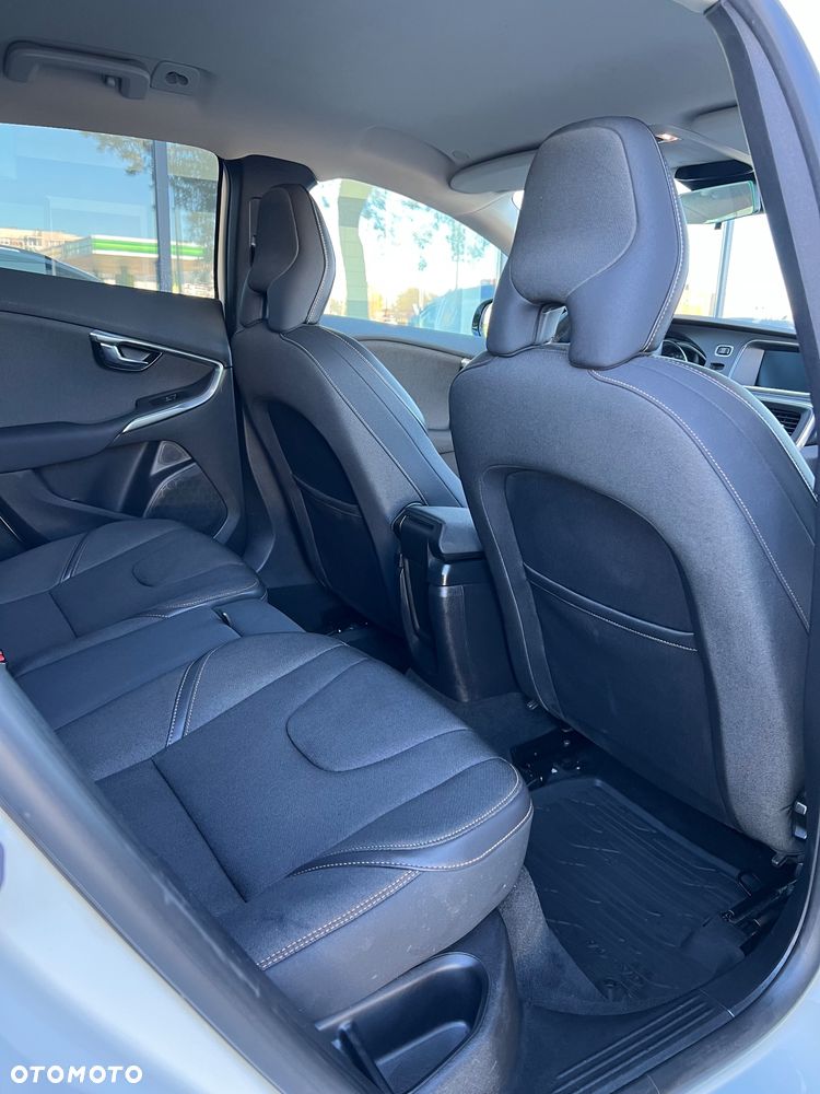 Volvo V40 D4 Momentum - 20