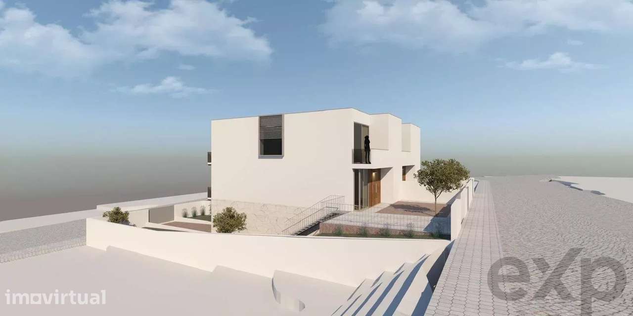 Versatilidade e Conforto em Santa Marta – T3 com 295m² e Potencial de - Grande imagem: 3/17