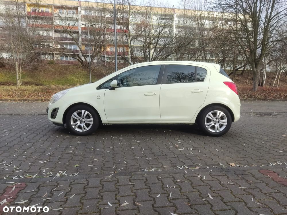 Opel Corsa 1.2 16V Cosmo - 10