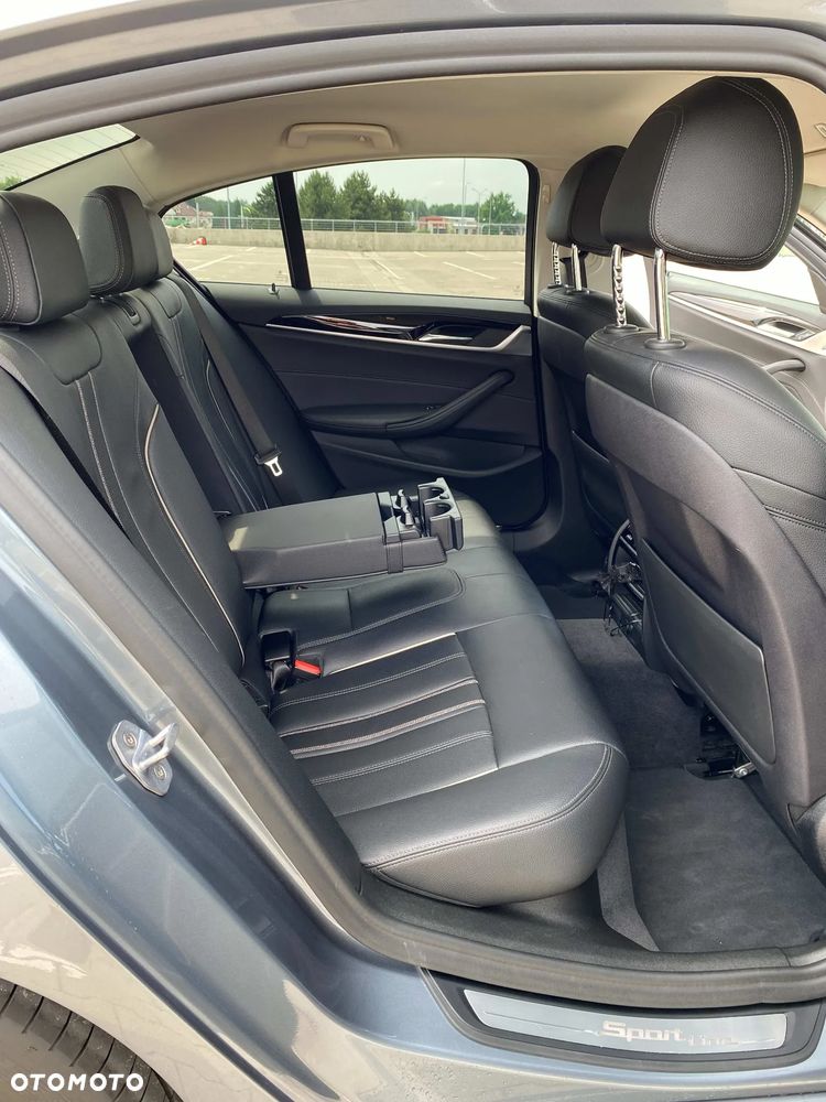 BMW Seria 5 520d Sport Line - 23