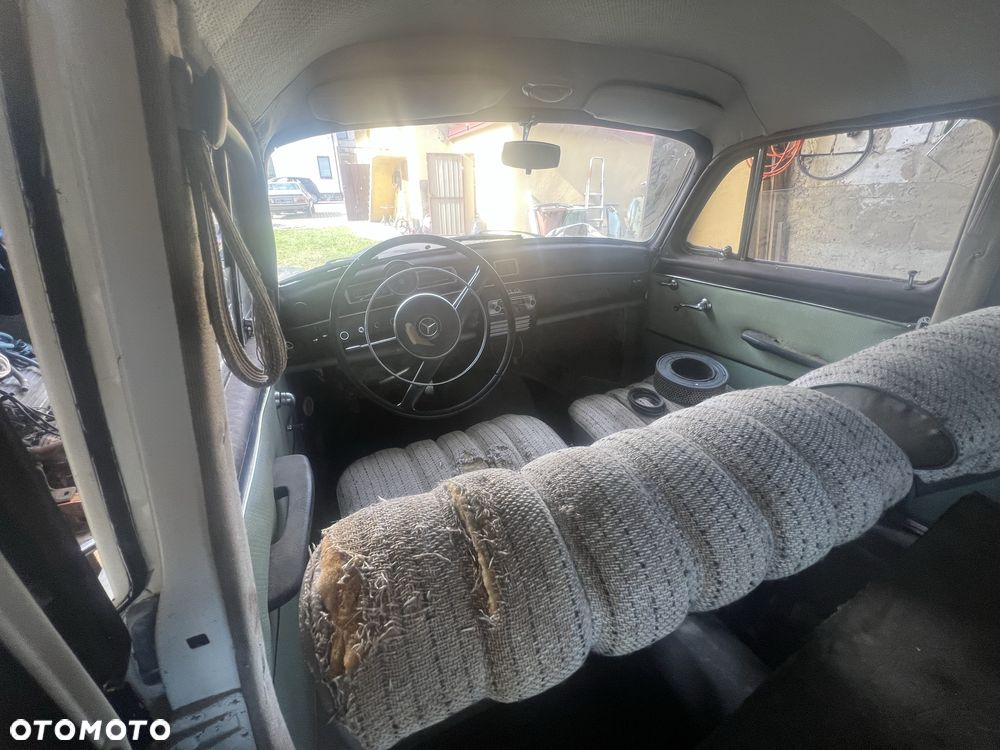 Mercedes-Benz W201 (190) - 6