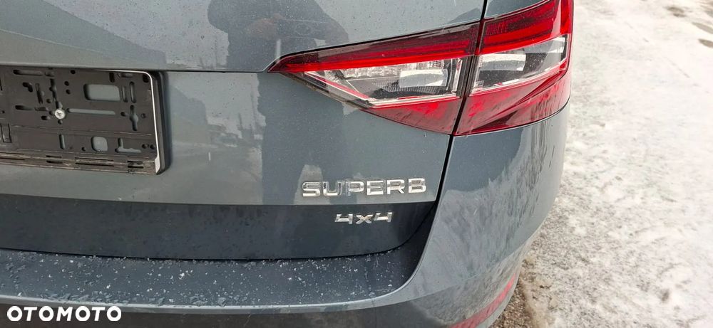 Skoda Superb 2.0 TDI 4x4 Style DSG - 9