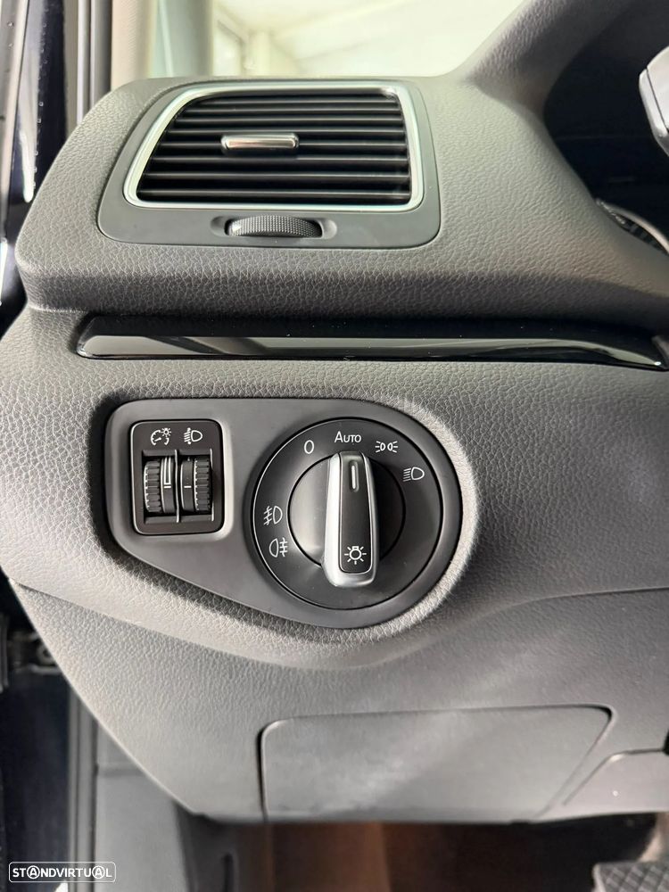 VW Sharan 2.0 TDI Blue Highline DSG - 12