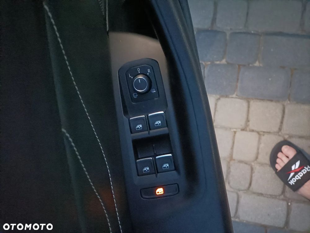 Volkswagen Passat 2.0 TDI SCR DSG Comfortline - 30