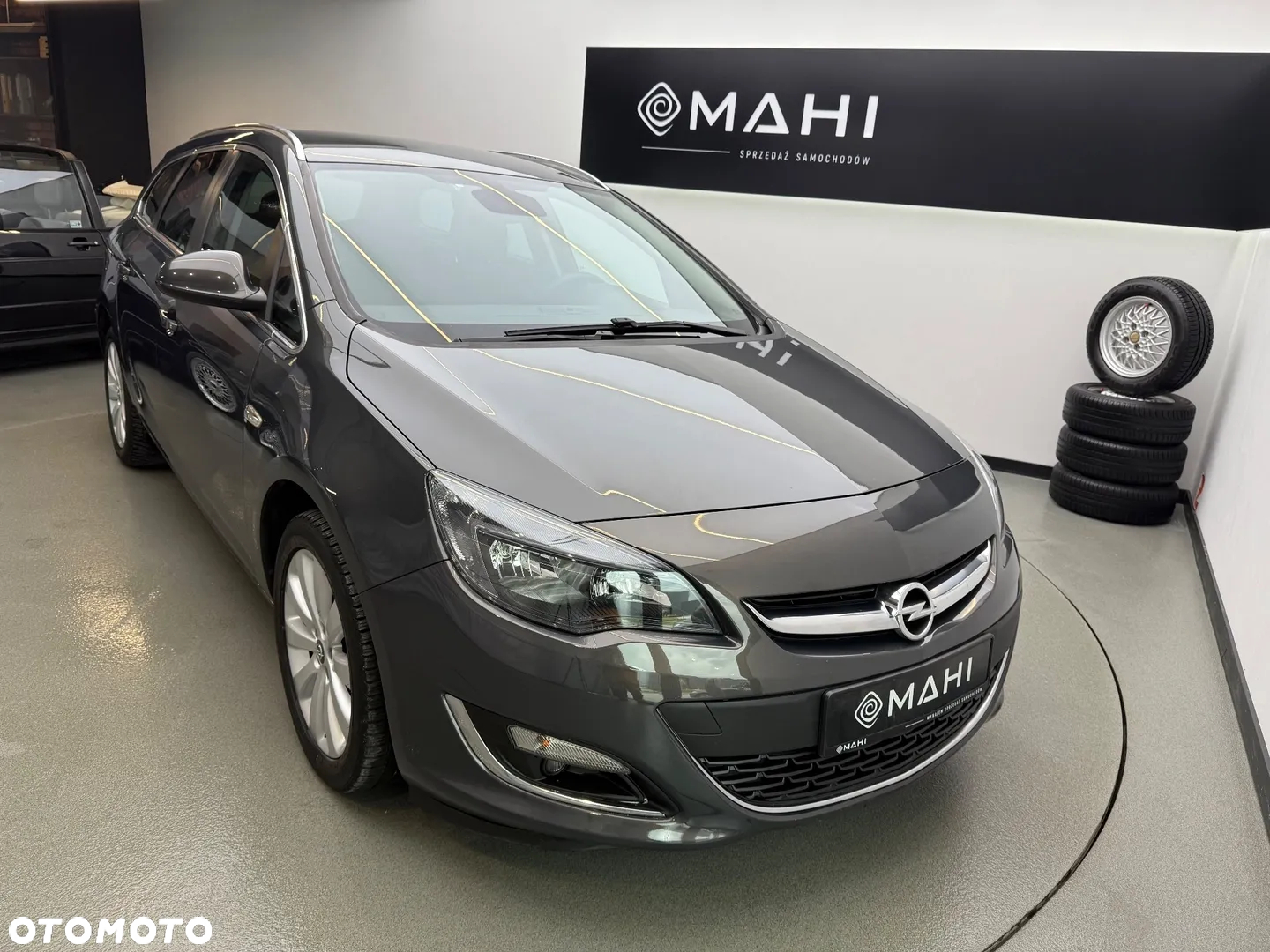 Opel Astra 1.4 EcoFLEX Cosmo - 2