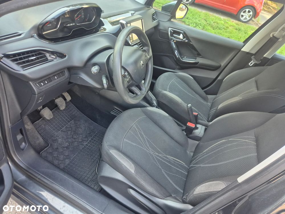 Peugeot 208 1.2 PureTech Allure - 11