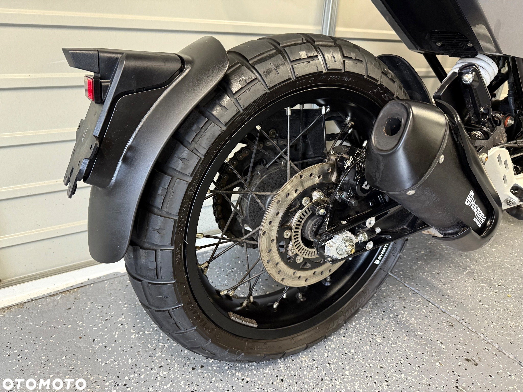 Husqvarna Svartpilen - 4