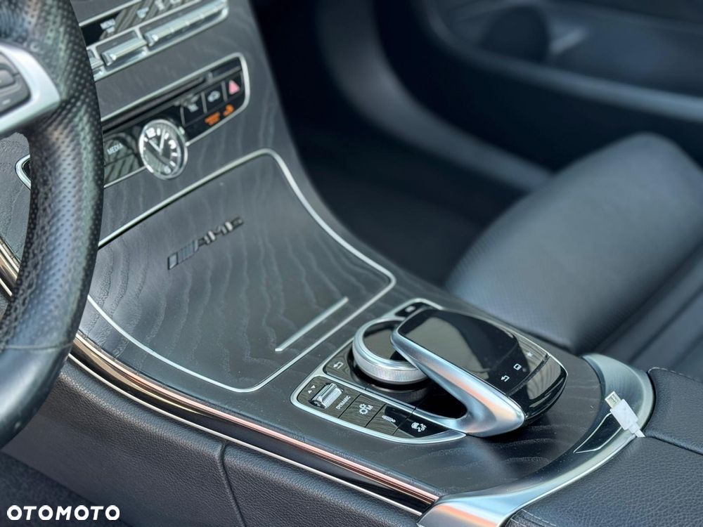 Mercedes-Benz Klasa C 450 AMG 4Matic 7G-TRONIC - 24