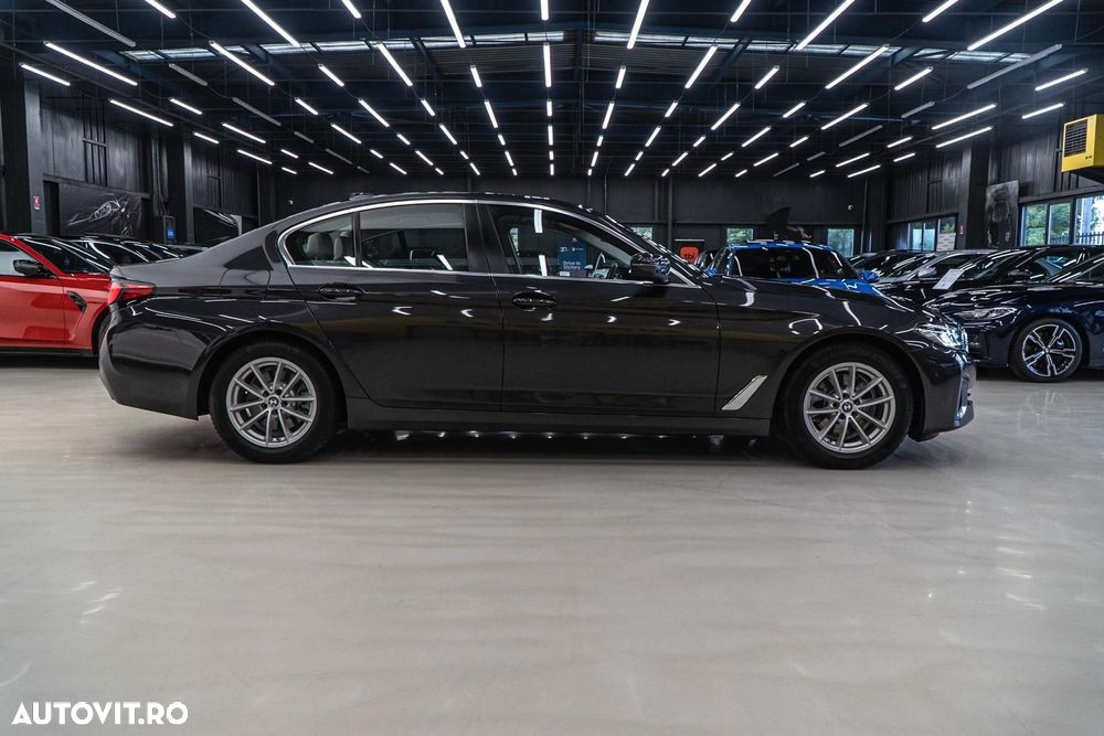 BMW Seria 5 520i Aut. Luxury Line - 17