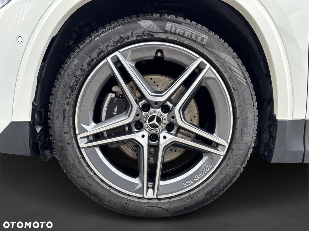 Mercedes-Benz GLA - 10
