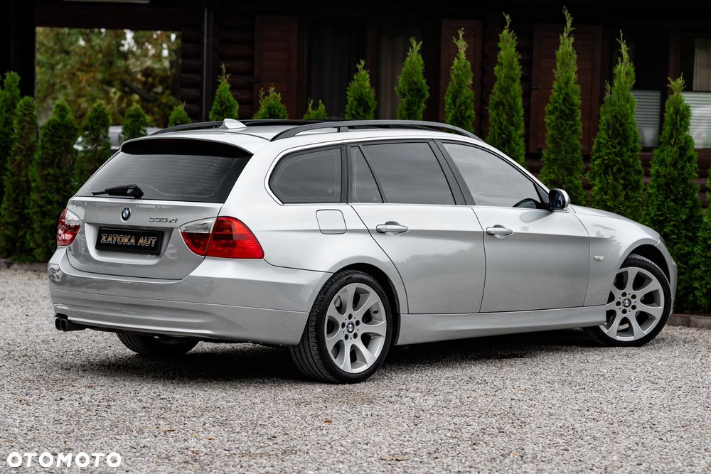 BMW Seria 3 330xi - 16