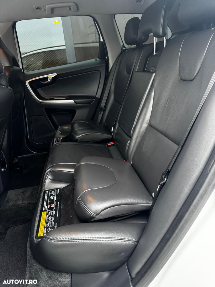 Volvo XC 60 D4 AWD Geartronic Summum - 19