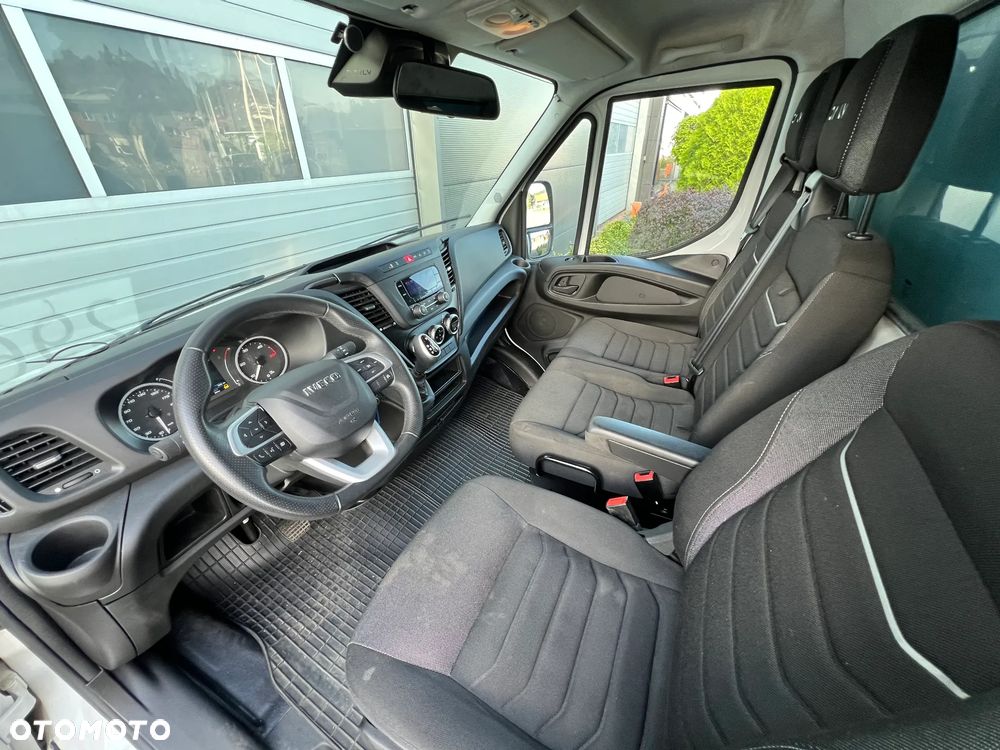 Iveco DAILY 35S18 HI-MATIC EURO 6 E PLANDEKA + WINDA 750 kg - 19