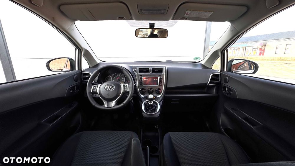 Toyota Verso S 1.33 VVT-i Cool - 28