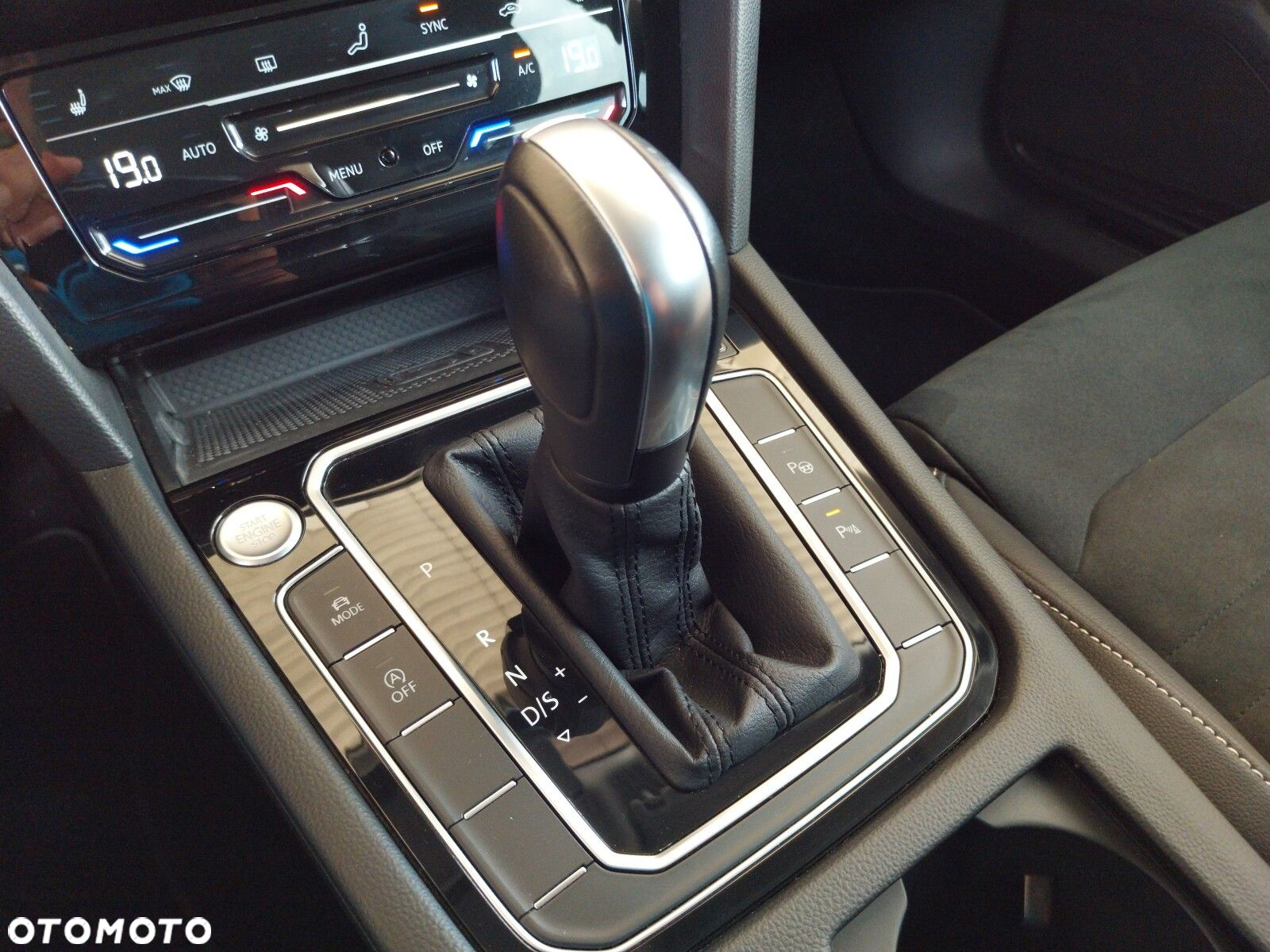 Volkswagen Passat 2.0 TDI Elegance DSG - 30