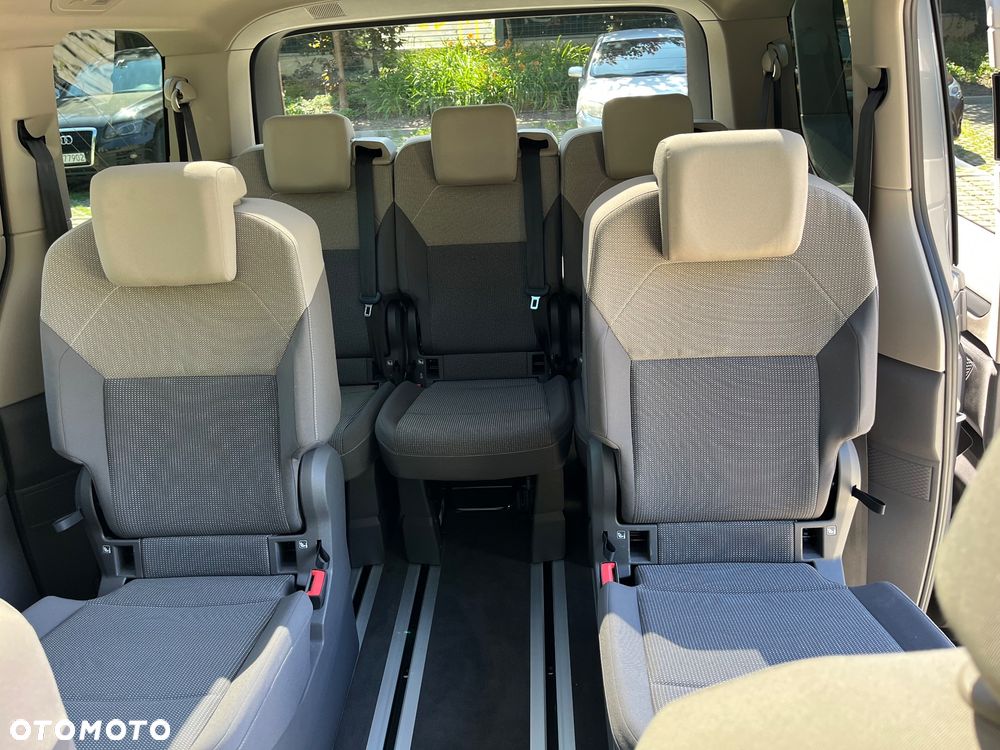 Volkswagen Multivan - 7