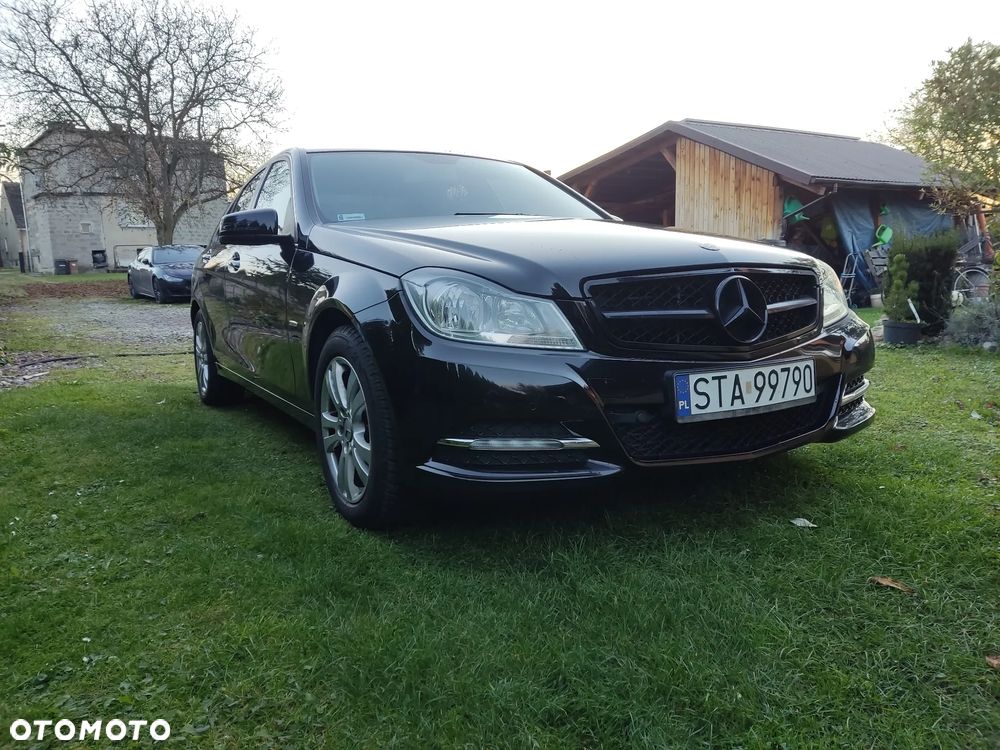 Mercedes-Benz Klasa C 180 CGI BlueEff Avantgarde - 3