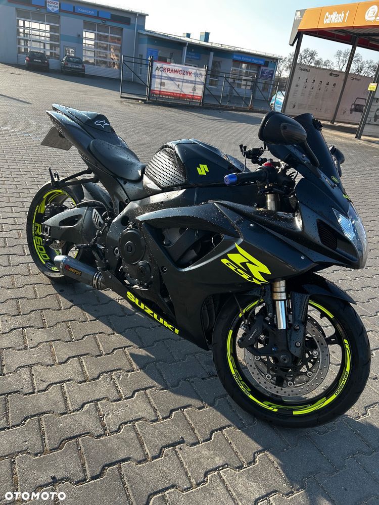 Suzuki GSX-R - 1