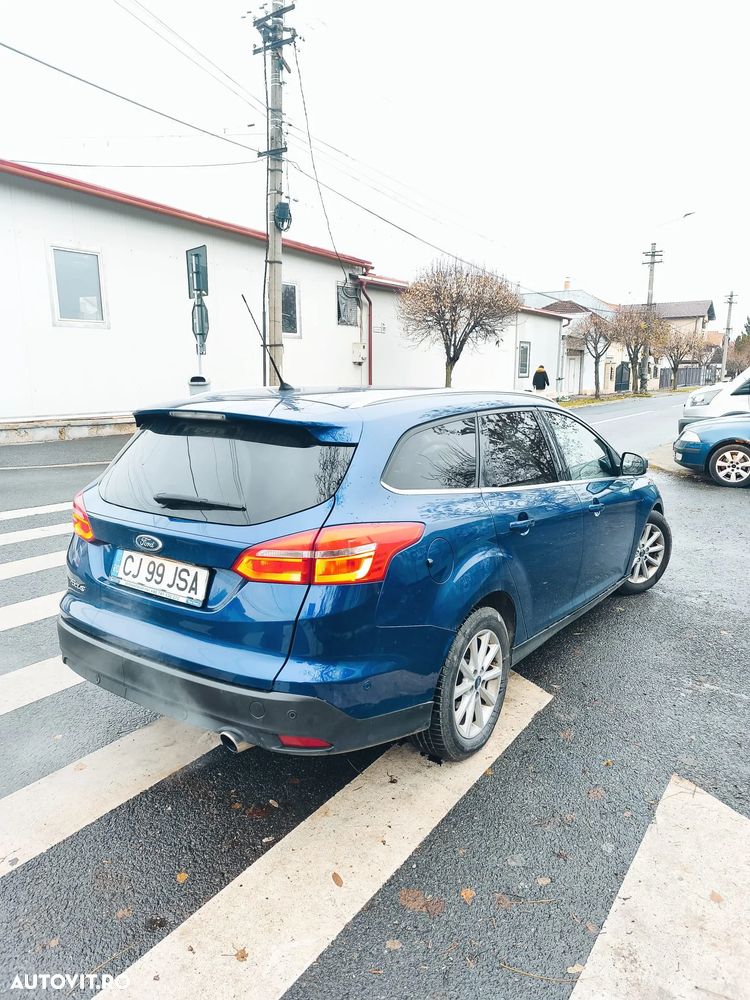 Ford Focus 2.0 TDCI Powershift Titanium - 3