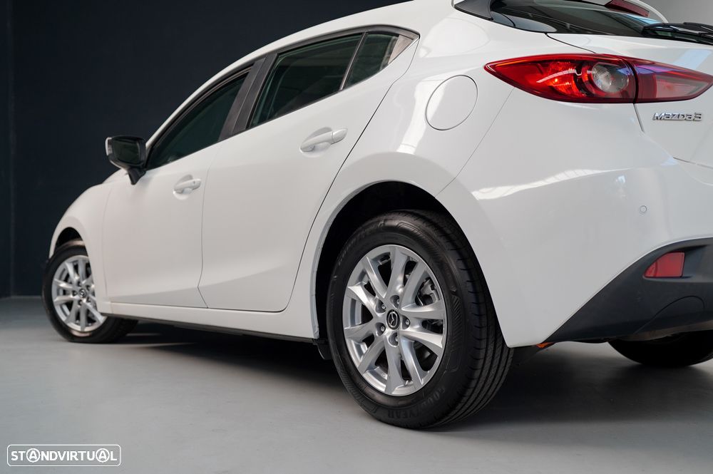 Mazda 3 Hatchback 1.5 Sky-D Excellence Navi - 17