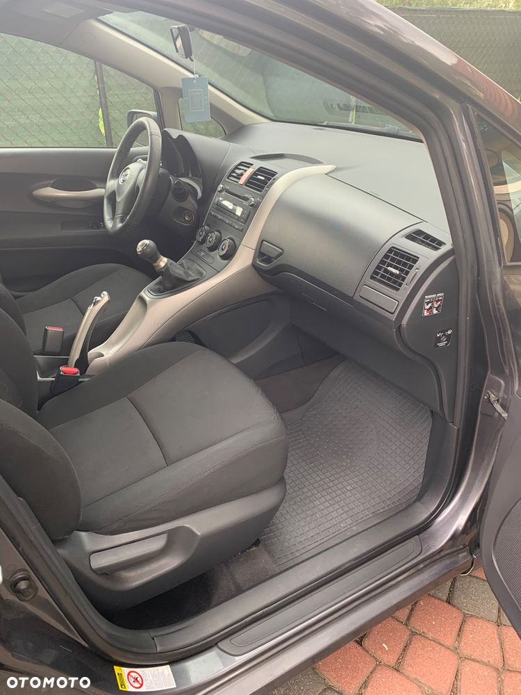 Toyota Auris 1.4 D-4D Premium - 3