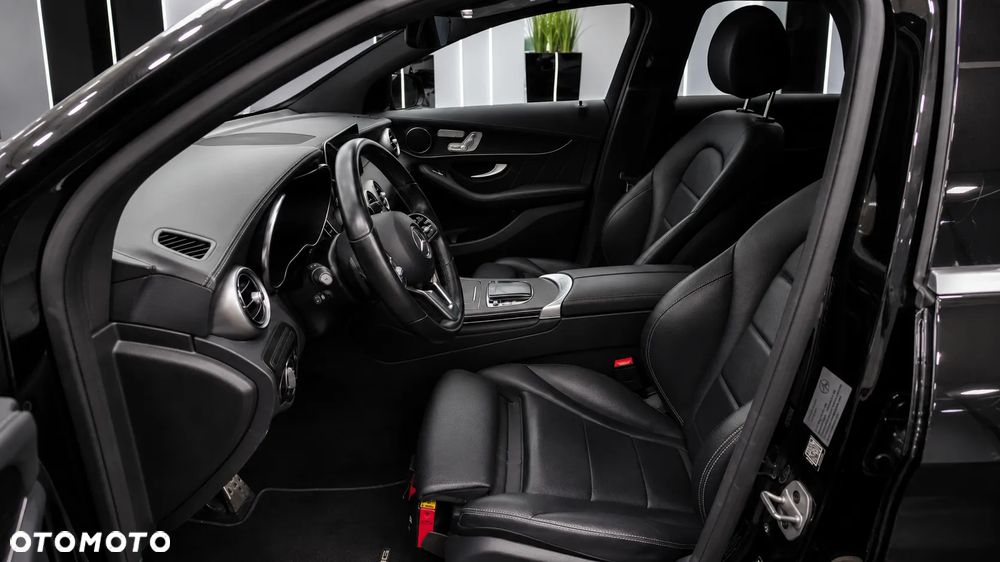 Mercedes-Benz GLC 350 e 4Matic 7G-TRONIC AMG Line - 8
