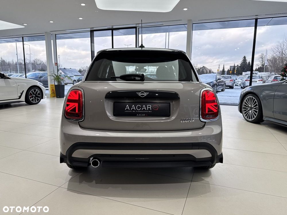 MINI Cooper Standard - 4