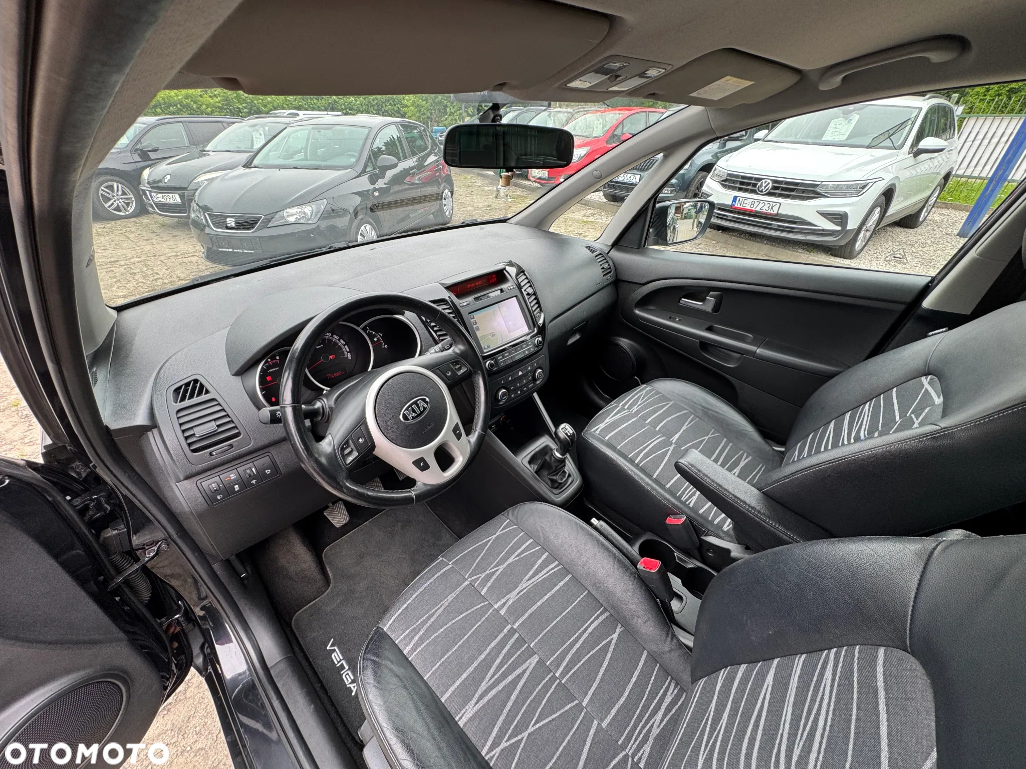 Kia Venga - 10