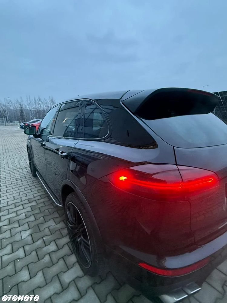 Porsche Cayenne - 4