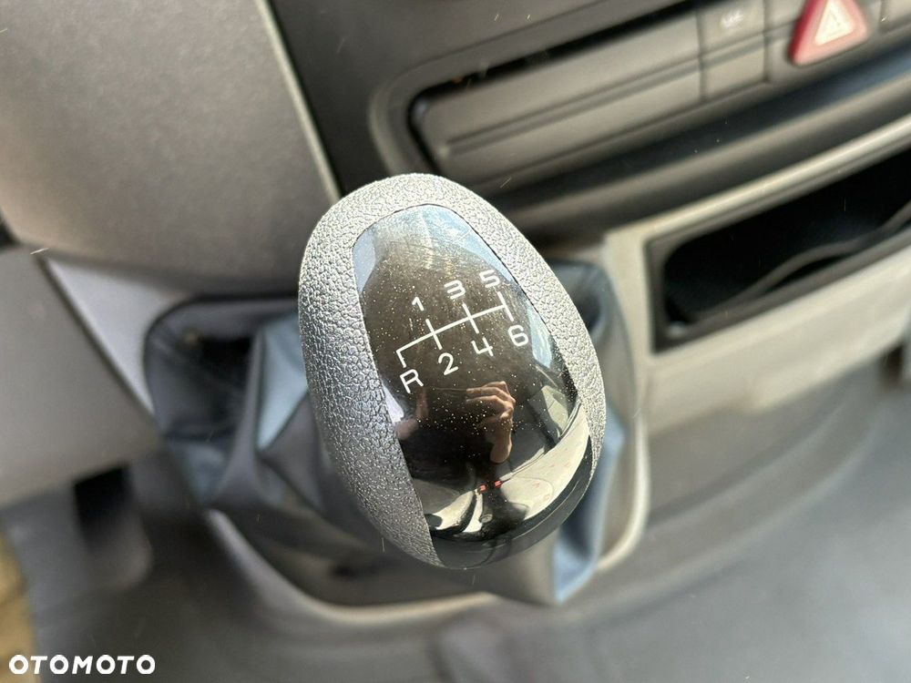 Volkswagen Crafter - 13