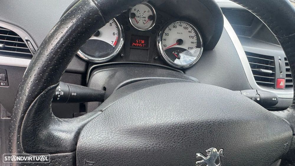 Peugeot 207 1.4 16V Trendy - 6