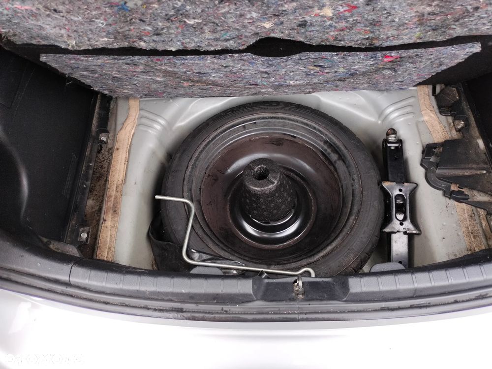 Toyota Yaris 1.0 Life EU6 - 22