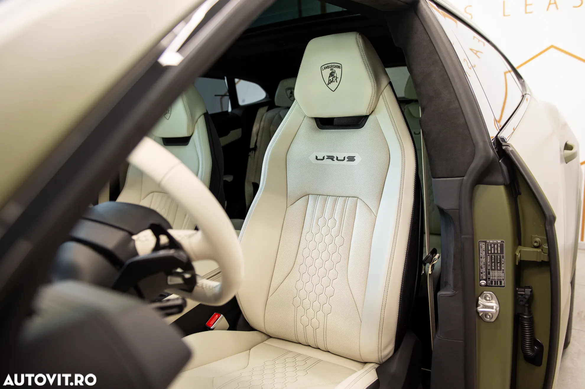 Lamborghini URUS - 17