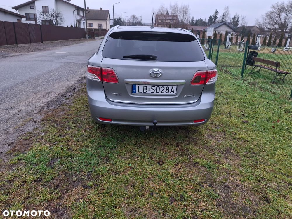 Toyota Avensis 2.0 D-4D - 7