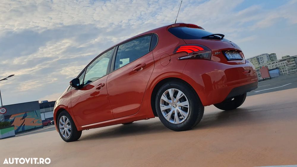 Peugeot 208 1.2 L PureTech Allure - 19