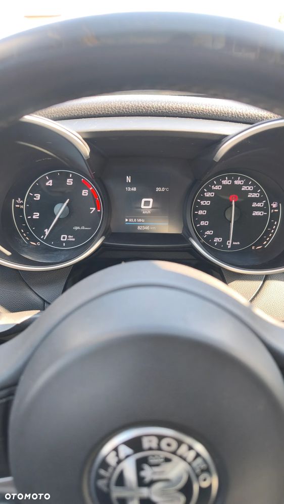 Alfa Romeo Giulia 2.0 Turbo TI Q4 - 11