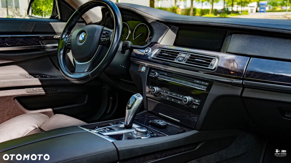 BMW Seria 7 730d - 36