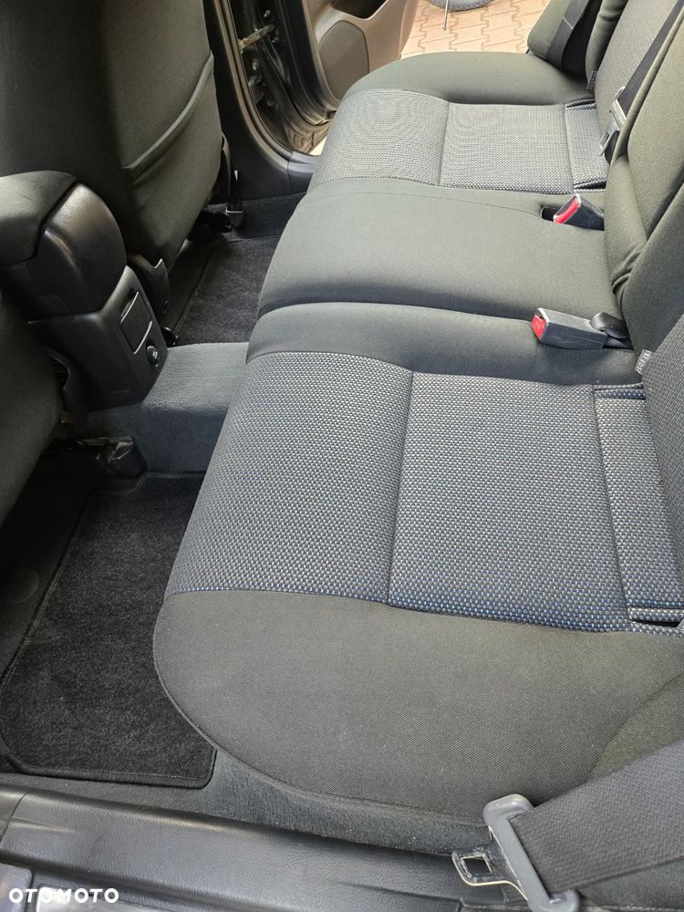 Toyota Avensis - 13