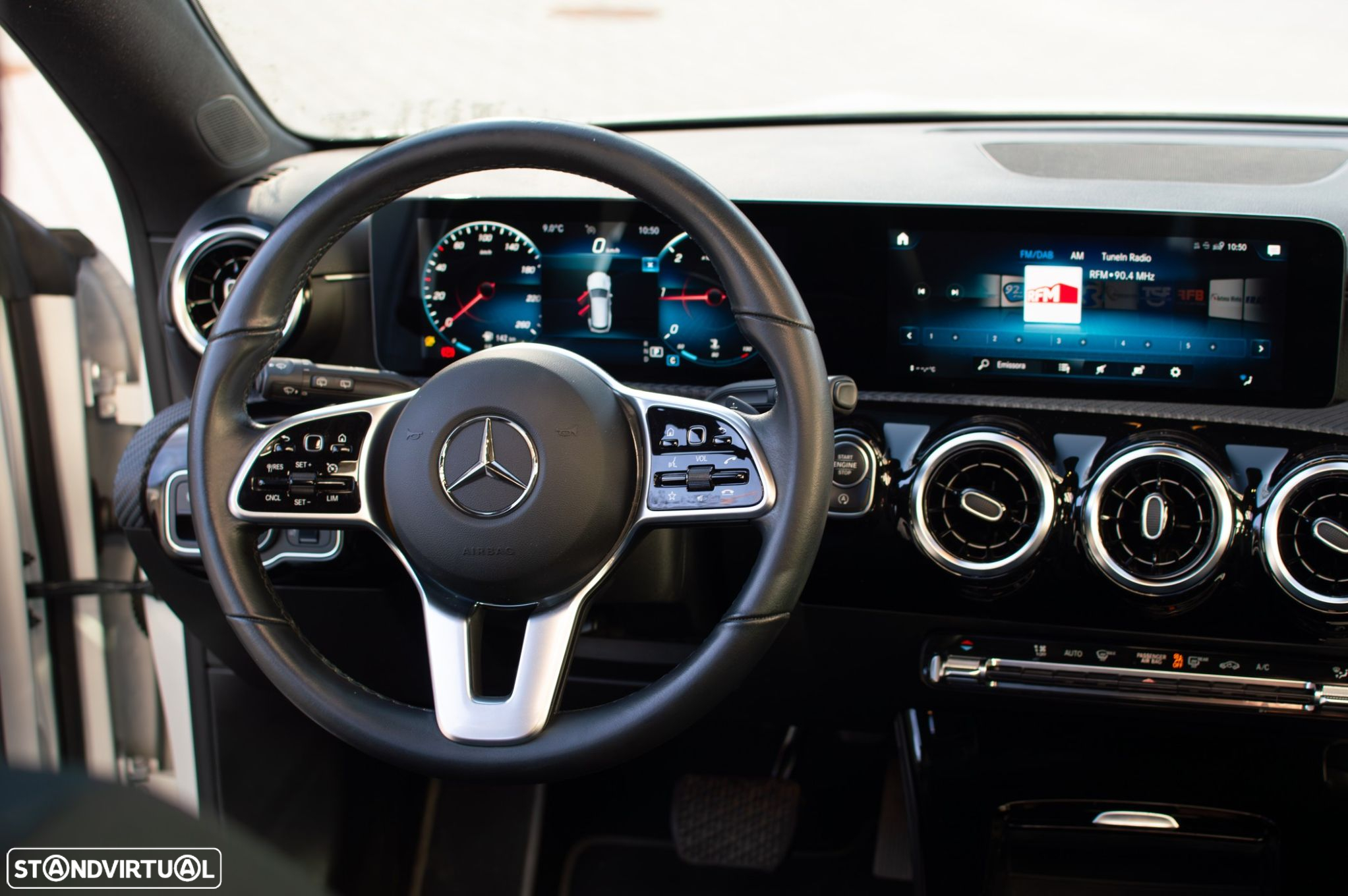 Mercedes-Benz CLA 180 - 4
