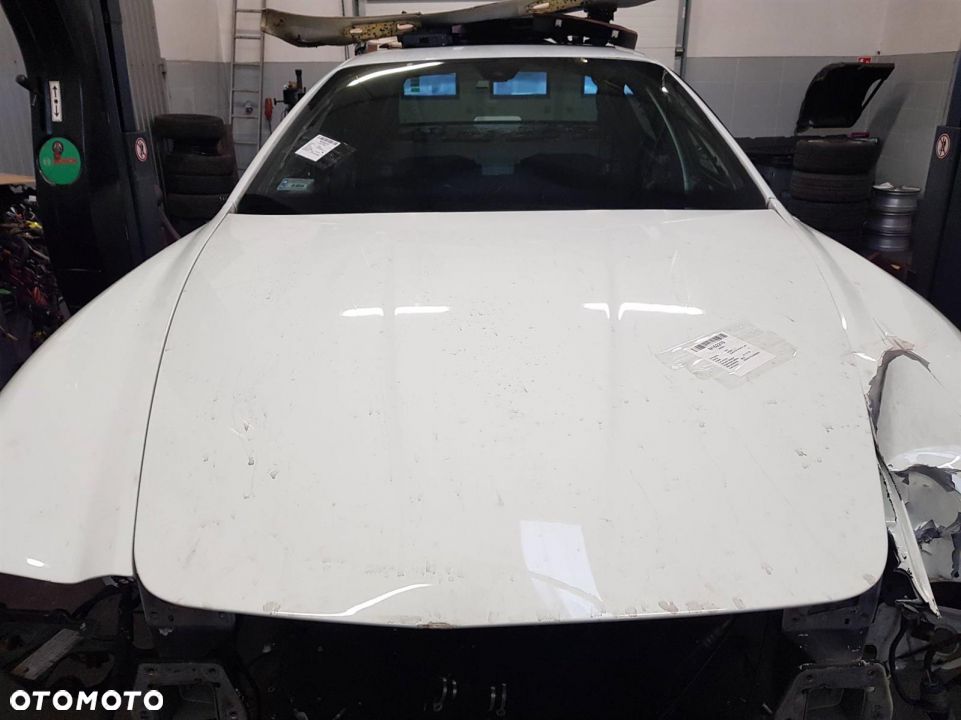 MASKA MASERATI QUATTROPORTE LIFT 2012 BIAŁA - 1