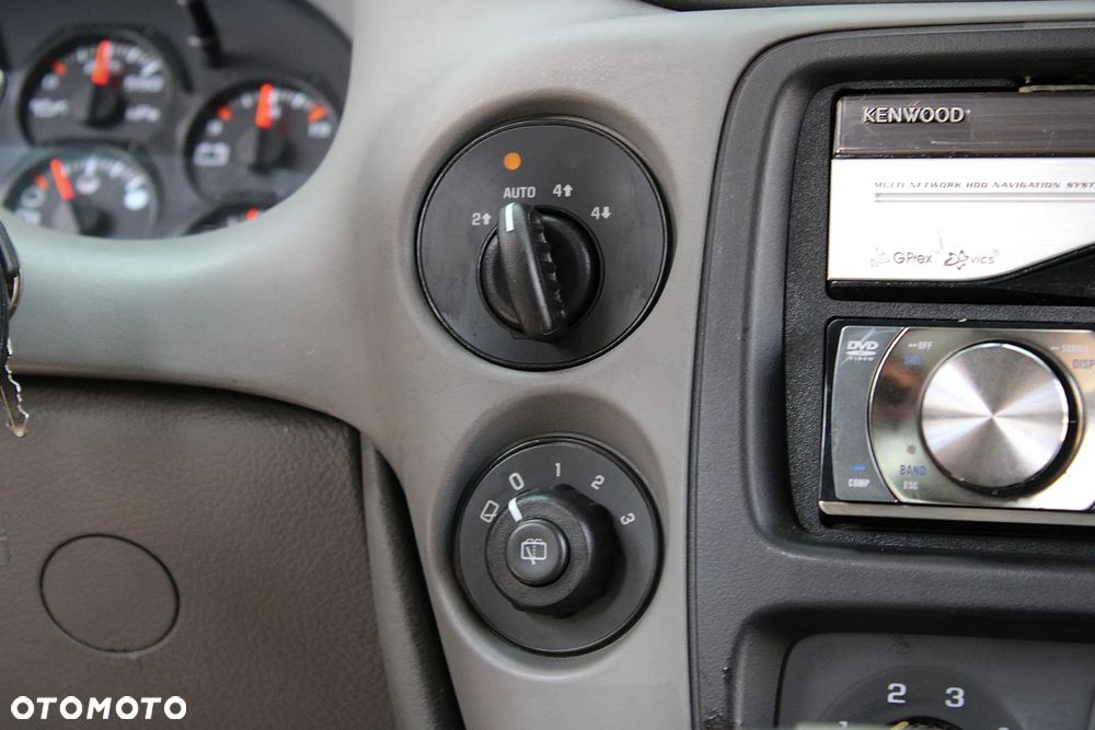 Chevrolet Trailblazer 4.2 LS - 25