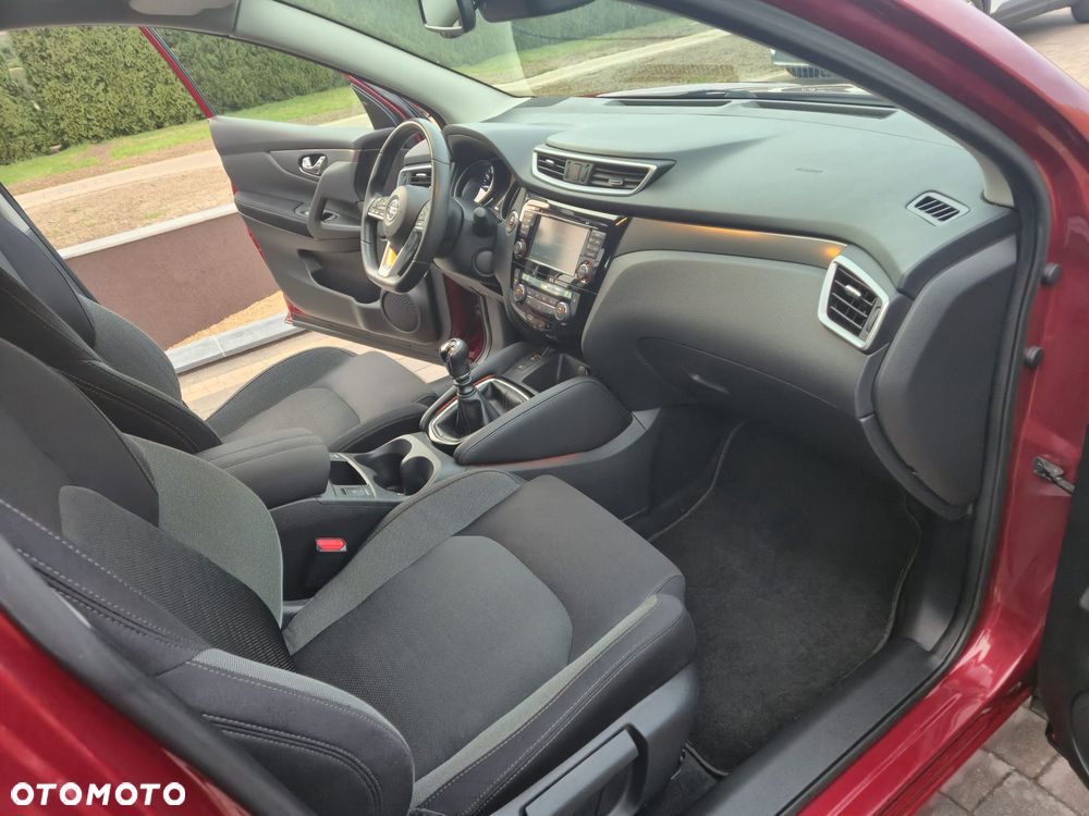 Nissan Qashqai 1.6 DIG-T N-Connecta - 27