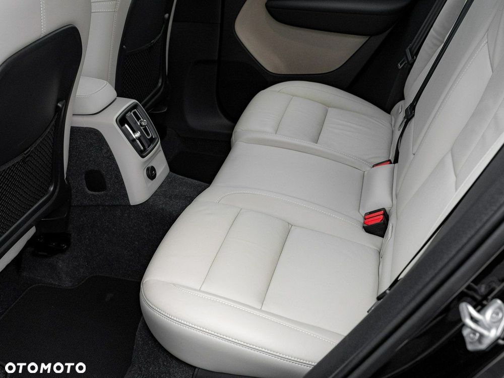 Volvo XC 40 - 28