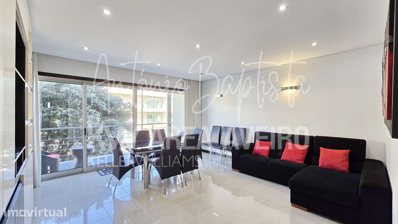 Apartamento T1+1 na Praia da Barra com Piscina e Garagem - Grande imagem: 4/47