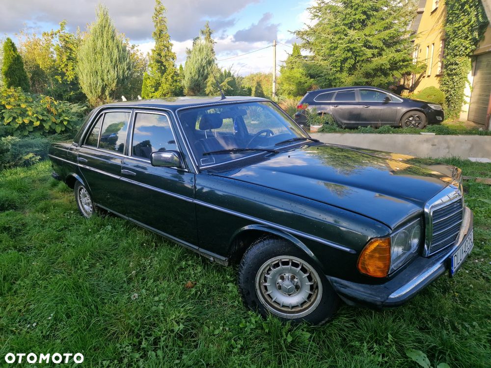Mercedes-Benz W123 - 30