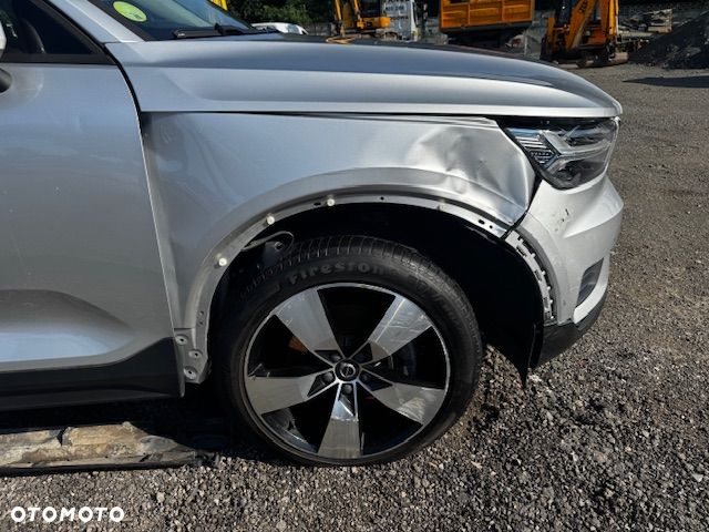 Volvo XC 40 D4 AWD Geartronic Momentum - 24