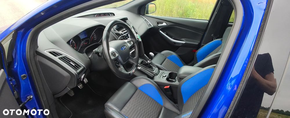 Ford Focus 2.0 EcoBoost ST - 11