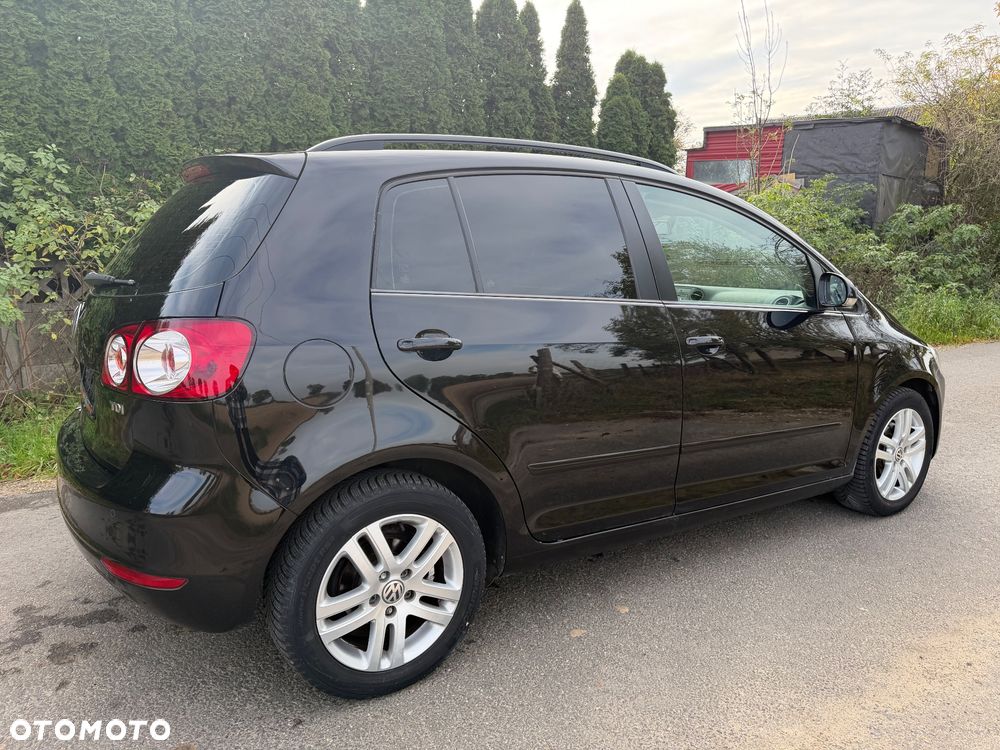 Volkswagen Golf Plus - 11