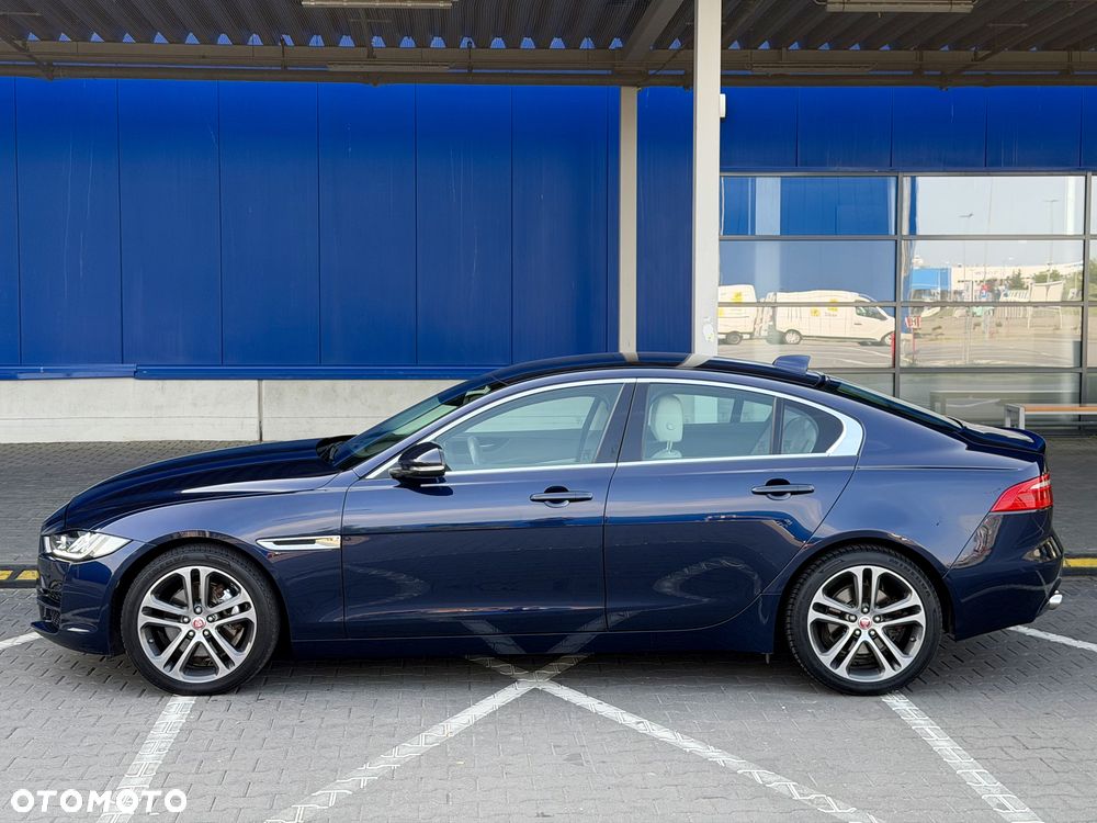 Jaguar XE 20d Pure - 4