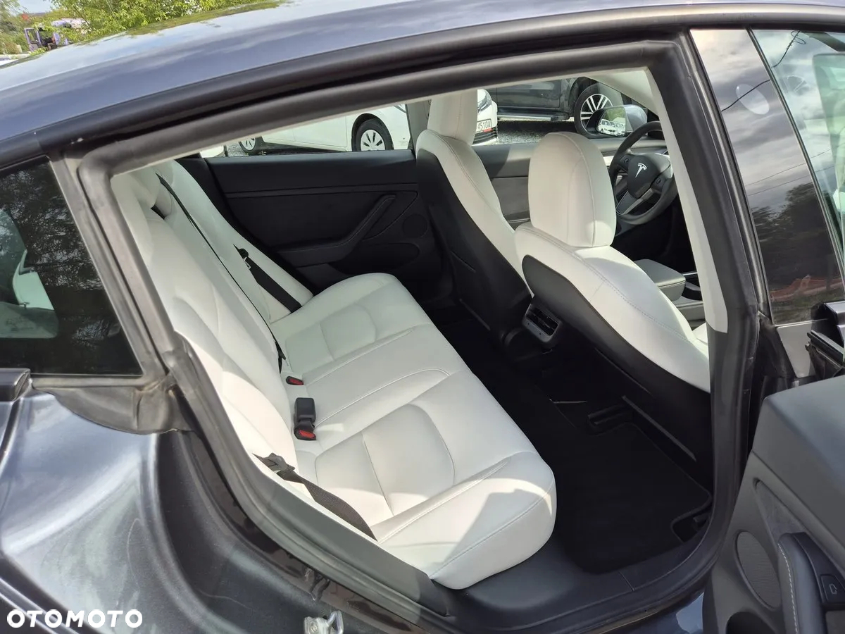 Tesla Model 3 Long Range AWD - 10
